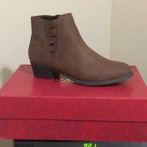 Carlos Santana booties Sz8.5